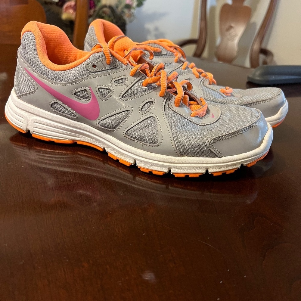 Nike Revolution 2 Athletic Running Shoes Size 9.5